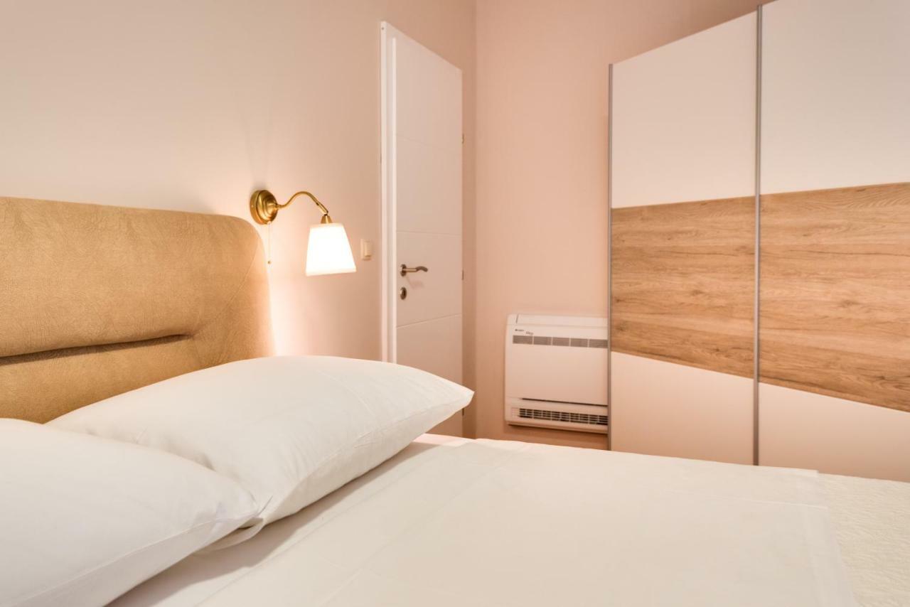 Apartments Dalmatino Vodice Exterior photo